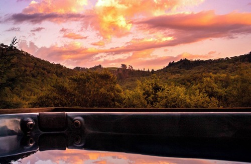 Healdsburg House | Fitch Mtn Lookout- Gorg & Comfy!Pets-Walkable Russian River-Spa under the stars!