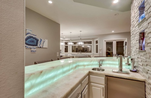 Mission Viejo House | FIVE generous bedrooms and a REAL indoor Treehouse for kids - see our VIDEO!