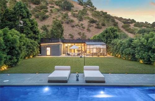 Beverly Hills Villa | Franklin Canyon - Retreat in the Heart of BH with Private Sauna & Spa