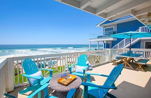 South Oceanside House | Fresh Beach Cottage with Fire Ring in Sand, Walk to Restaurants