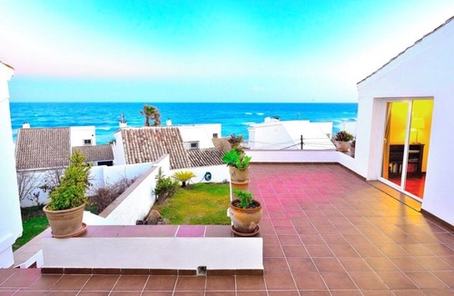 Buenas Noches Villa | Front line beach villa in Bahia Dorada, Estepona, Costa del Sol.