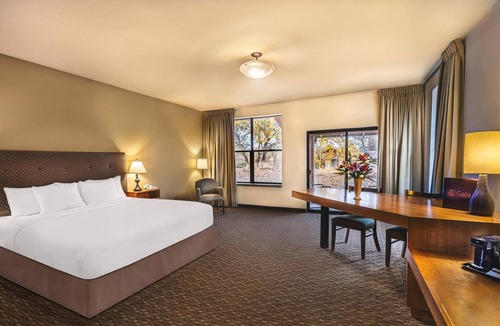 Cascade Hotel | Gaia Hotel & Spa Redding, an Ascend Collection Hotel
