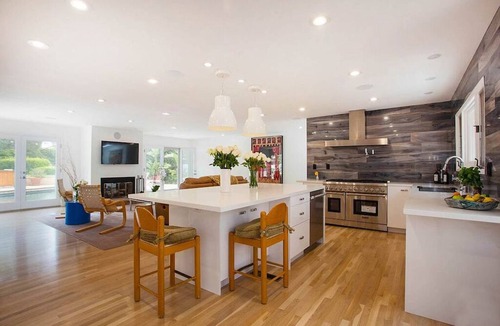 Central Malibu House | Gated 3 bedroom 3.5 bathroom home in Malibu with pool!
