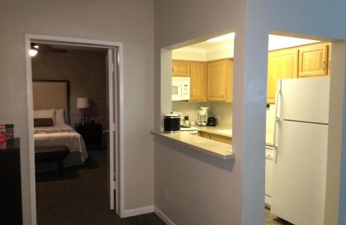 Historic Tennis Club Apartment | GetAways at Palm Springs Tennis Club
