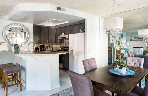 Aliso Viejo Villa | Glamorous Regal Design Home with Private Patio and Garage