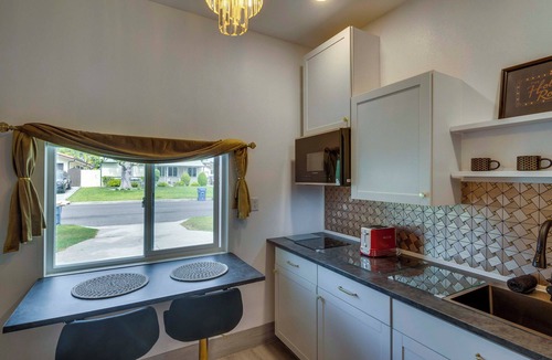 Valley Glen Apartment | Great for Work! Chic & Cozy Los Angeles Unit