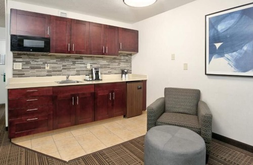 Santa Maria House | Great Relaxing Overnight Stay! 2 Great Units! Near Santa Maria Civic Theatre!