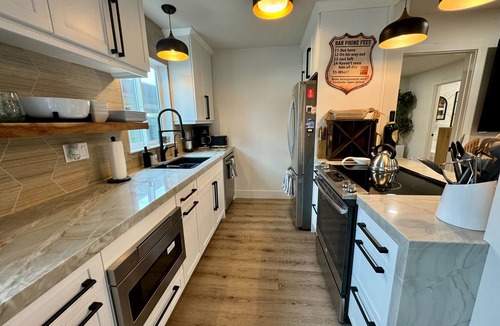 Midway District Condo | Grooovy Point Loma 2 Bedroom Pad