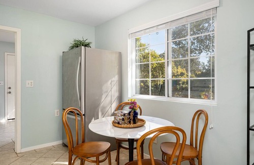 Callender House | Guest House Country Escape | 1 Bdrm | Coastal & Wine Country Stay