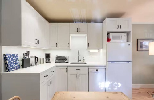 Haight-Ashbury Apartment | Haight Ashbury Painted Lady Studio