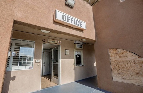 Hesperia Apartment | Hesperia CA| King bed|Smoking