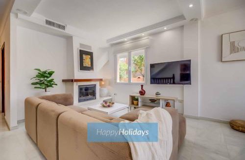 Torrequebrada House | HH Villa Camelia