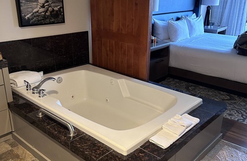 Carmel Highlands Cabin | Highlands Inn, minutes to Pebble Beach, Concours d'Elegance & Carmel by the Sea