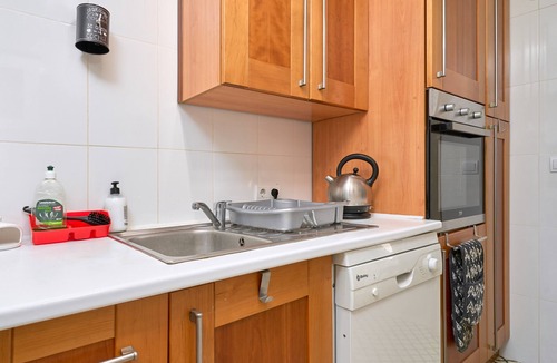 Torre del Mar House | Holiday Home 'De Tio' with Private Terrace, Wi-Fi and Air Conditioning