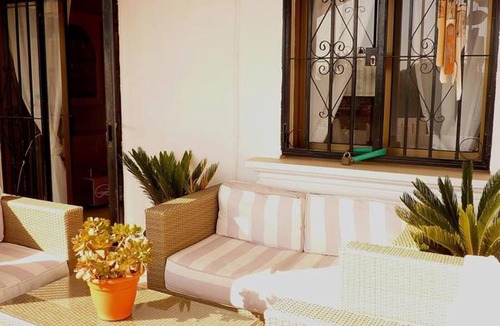 Benalmadena Costa House | Holiday Home 'Lovely Chalet with Amazing Location', Shared Pool & Wi-Fi