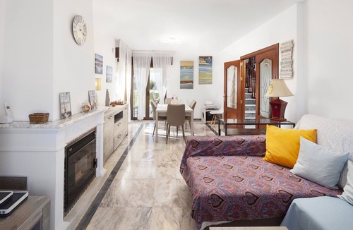 Velez-Malaga Villa | Holiday Home "Villa Jacaranda Familiar" with Mountain View, Pool, Wi-Fi, Garden & Terrace