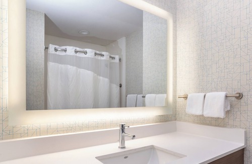 Otay Mesa Hotel | Holiday Inn Express Hotel & Suites San Diego Otay Mesa by IHG