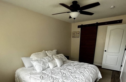 Lemoore House | Home Away From Home W/Pool