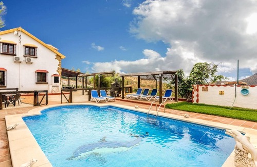Almogia Villa | Homerez - Big villa for 16 ppl. with swimming-pool at Almogía