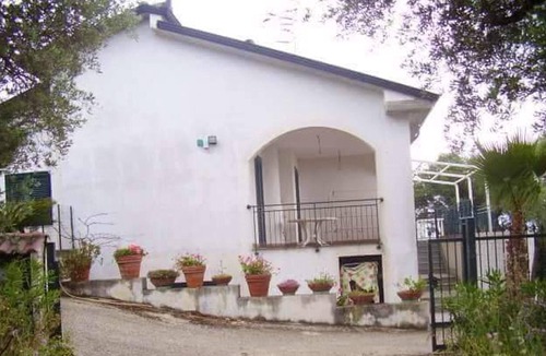 Casal Velino House | Homerez - House 6 km away from the beach for 4 ppl. with garden at Casal Velino