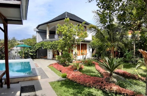 Banjartegehe Villa | Honeymoon Villa With Rice Field View