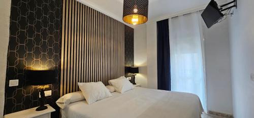 Nerja City Centre Hotel | Hostal Boutique Luna de Nerja OLIVE OIL FREE DEGUSTATION & SALE