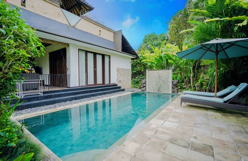 Kedewatan Villa | Huge Bali Villa with Pool, Lush Garden & Terrace
