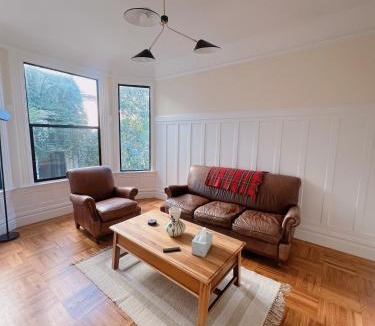 Russian Hill Apartment | Iconic 3 bedroom with Sweping Bay City Views, 100 Walk Score