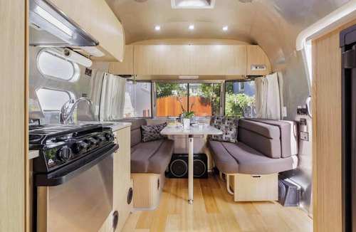 Fairview Park House | Iconic Airstream Retreat w/Hot Tub