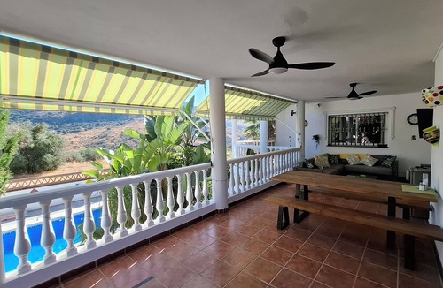 Mondron Villa | Immaculate 2 Bedroom 2 Bathroom Villa Private heated pool for 4 (Max 5)