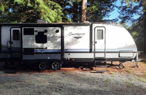 Crescent City House | In the Beautiful redwoodss, 2acres .20 minutes from Crescent city