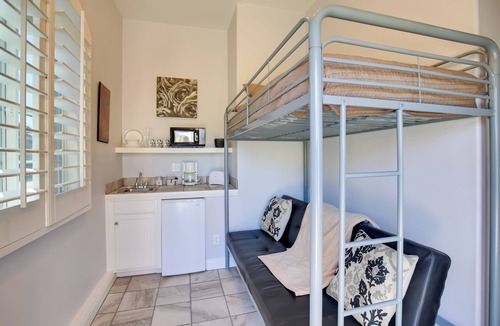 Indio Villa | Indio Casita: 2 Mi to Coachella & Stage Coach!