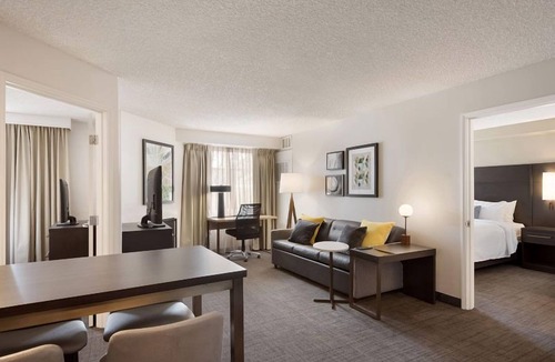 Reno/Tahoe Airport Hotel | Indulge in Home-Like Comfort! 3 Modern Units w/Full Kitchen, Pet-friendly!
