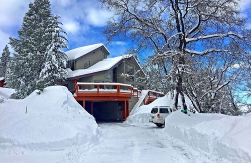 Yosemite West Apartment | Inside Yosemite Gates! Aspen Room, Minutes From Valley. Rents Jan-April only.