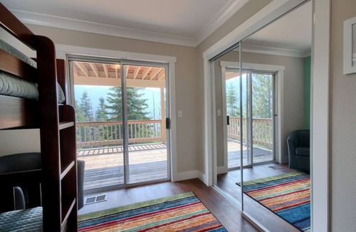 Yosemite West House | Inside Yosemite! Park Reservations Included/Sleeps 10