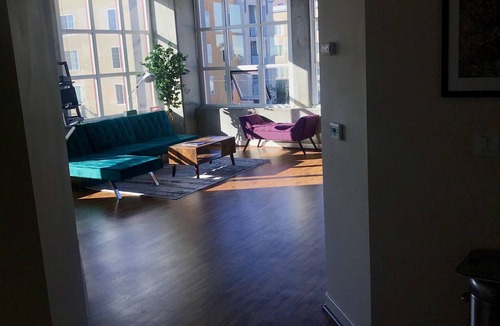 Produce and Waterfront House | Jack London Corner Apt - 15 mins from SF