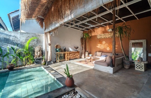 Uluwatu House | Jellyfish (3) 2BR for Groups,5 Min to Thomas Beach