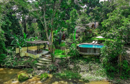 Singapadu Tengah House | Jungle River Villa for 10 |Pool, ATV, Tubing| Ubud