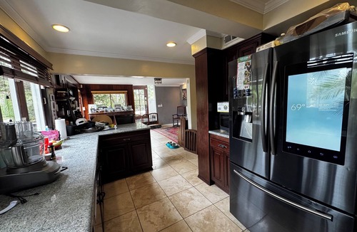 Hillcrest House | Jungle Vibe Estate: 4500' of decks, Aviary, Waterfalls, Koi Fish