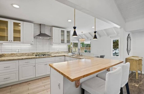 Lake Balboa House | King 4BD 2BR W/Backyard Close To Everything in LA
