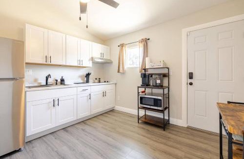 Moreno Valley House | King Bed Private Casita Near UCR/Military Base