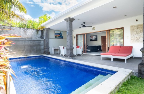 Dewi Sri Villa | KL3006, 3 Bedroom en-closed living room, Villa walk to Beach Legian