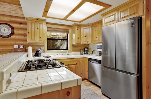 Big Bear Lake Cabin | Knotty and Nice Big Bear- Hot Tub- Lakeside Log Cabin