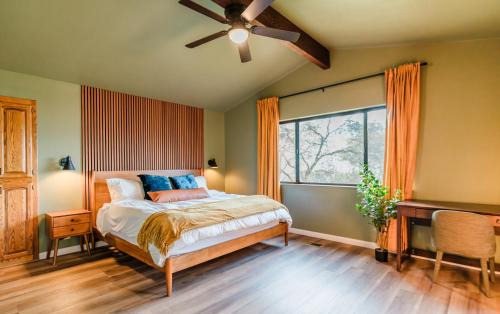 Three Rivers House | Kozy Oaks 4BR, Amazing Views, HotTub, EV Chrger, 6 Miles to Sequoia