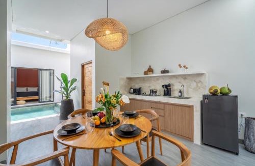 Umalas Villa | Kutesa Villa - Hidden Retreat with Rooftop & Town Views