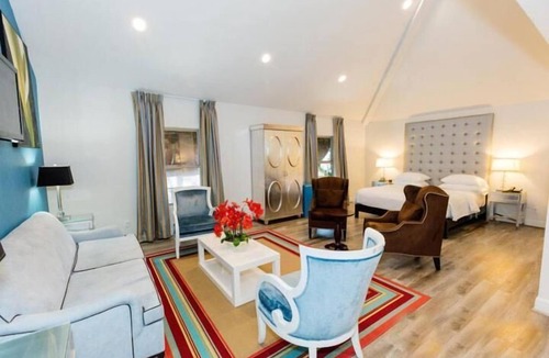 West Los Angeles Hotel | L.A. Sky Boutique Hotel