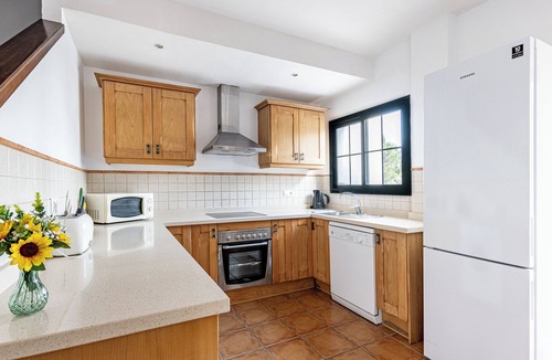 Malaga-Este Villa | La Higuera Converted stables at Padre Aviles, Pool, Tennis, Family-Friendly