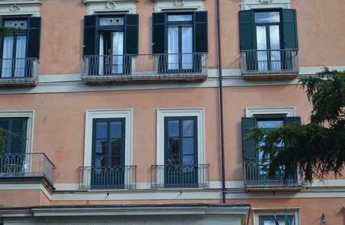 Historical Downtown Salerno Apartment | La Maison du Paradis B&B: Charming apartment in the heart of Salerno