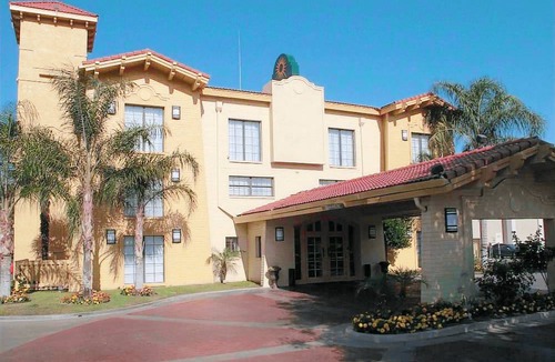 Bakersfield Hotel | La Quinta Inn by Wyndham Bakersfield South