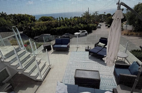 South Laguna House | Laguna Beach = Tropical - Cottage with Ocean View